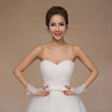 Load image into Gallery viewer, Fingerless Bridal Gloves
