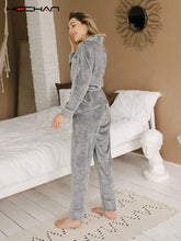 Load image into Gallery viewer, Warm Long Sleeve Velvet Pajamas