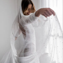 Load image into Gallery viewer, Pearls Bridal Veil
