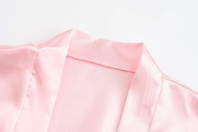 Load image into Gallery viewer, Pink and White Bridesmaid Robes