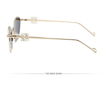 Load image into Gallery viewer, Small Frame Fashionable Simple & Trendy Sunglasses