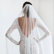 Load image into Gallery viewer, Pearls Bridal Veil