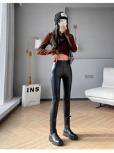 Load image into Gallery viewer, Matte Leather Leggings