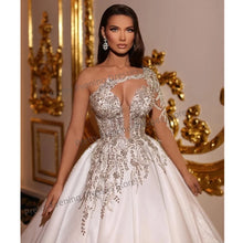 Load image into Gallery viewer, Exquisite Applique Ball Gown