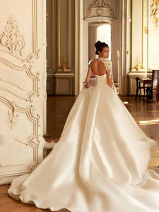 Modern  Floor-Length Wedding Dress