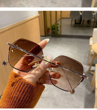 Load image into Gallery viewer, Trend Luxury Metal Sunglasses
