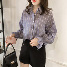 Load image into Gallery viewer, Loose Sleeve Stripped Blouse
